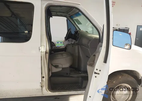 2000 Ford E-250 Commercial z USA, uszkodzony, nr VIN 1FTNE2422YHB89648